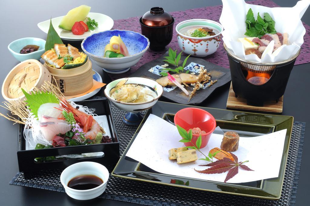 Hotel Century21 Hiroshima Buitenkant foto